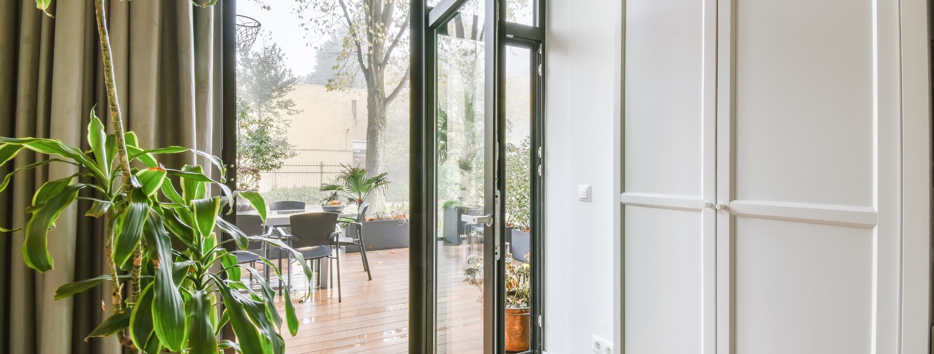 A VAST RANGE OF OTHER GLASS